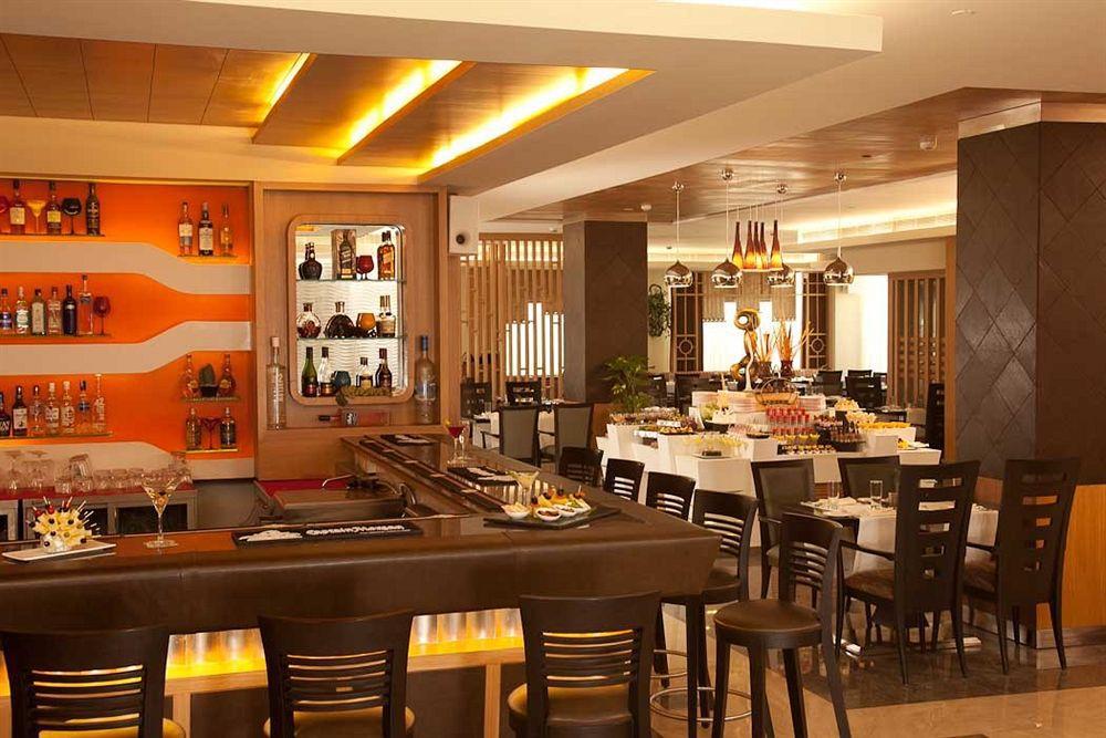 Radisson Blu Suites Gurgaon Esterno foto