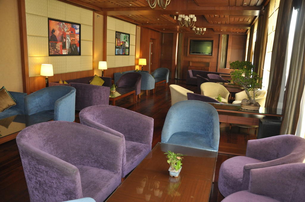 Radisson Blu Suites Gurgaon Esterno foto